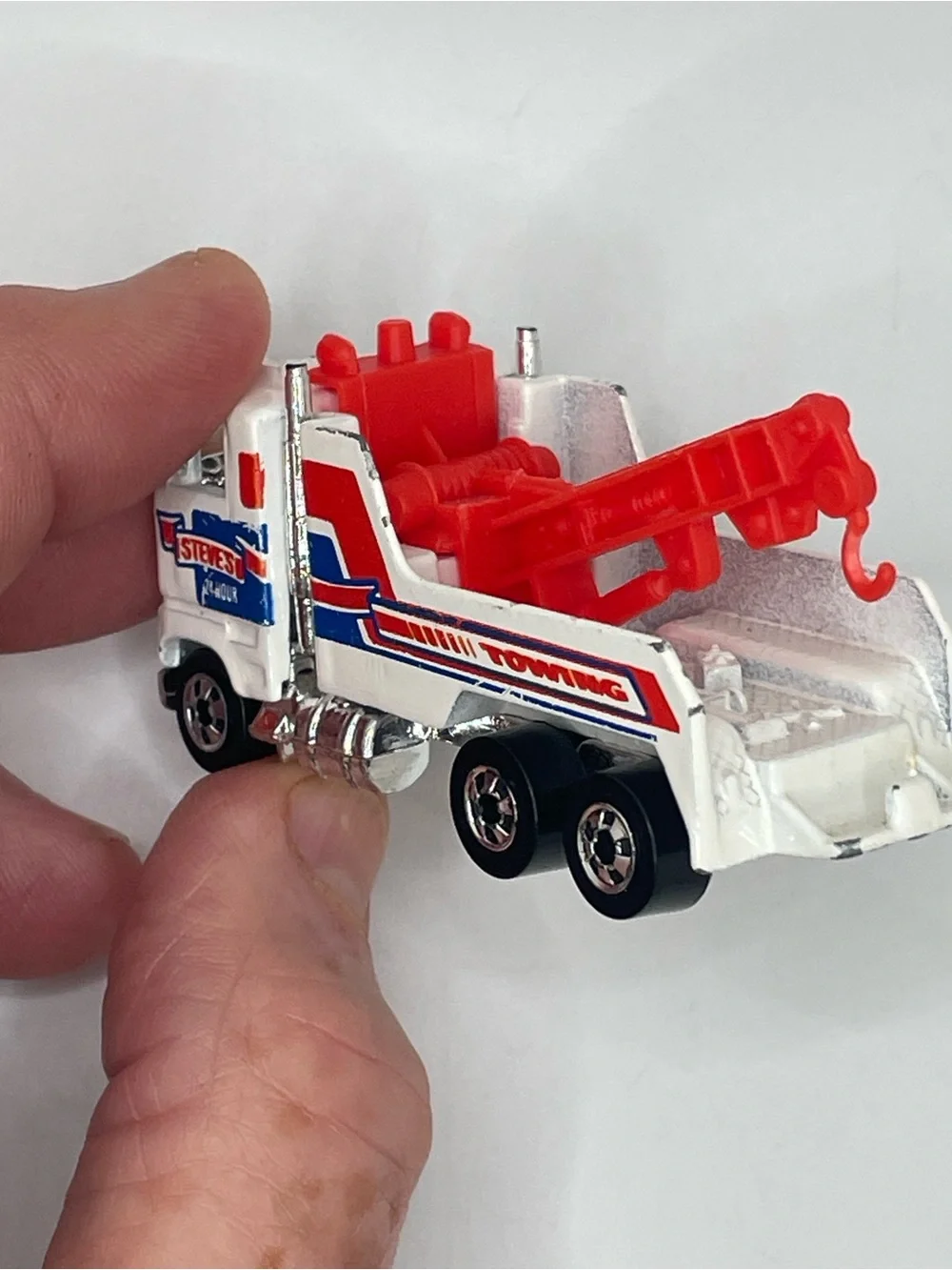 Hot Wheels Steve's 24 Hour Wrecker Diecast Tow Truck 1981 White Red Blue